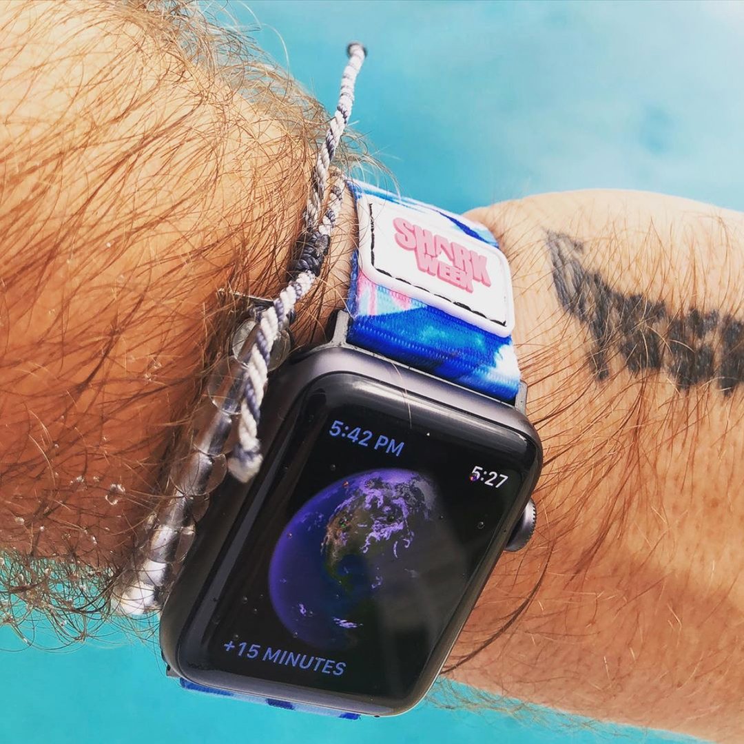 freestyle_watch's tweet photo. Shark Week 2020 is Here! Grab These Limited Edition Apple Straps or Miss Out! 🦈🤙⚡
📷 @cheapgoldwatch
#sharks #apple #iwatch #sharkweek #applewatchband #beachday #surfing #swim #myfreestylewatch #Freestylewatches #wristcandy #sun #applewatch #applestraps #beach #getsharked https://t.co/FKfMM7mcqM
