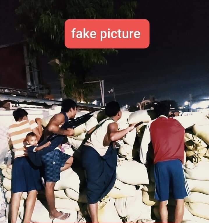 TW// guns

Fake Picture! No defense at night with spotlight from back to see them.

#WhatsHappeningInMyanmar
#April2Coup