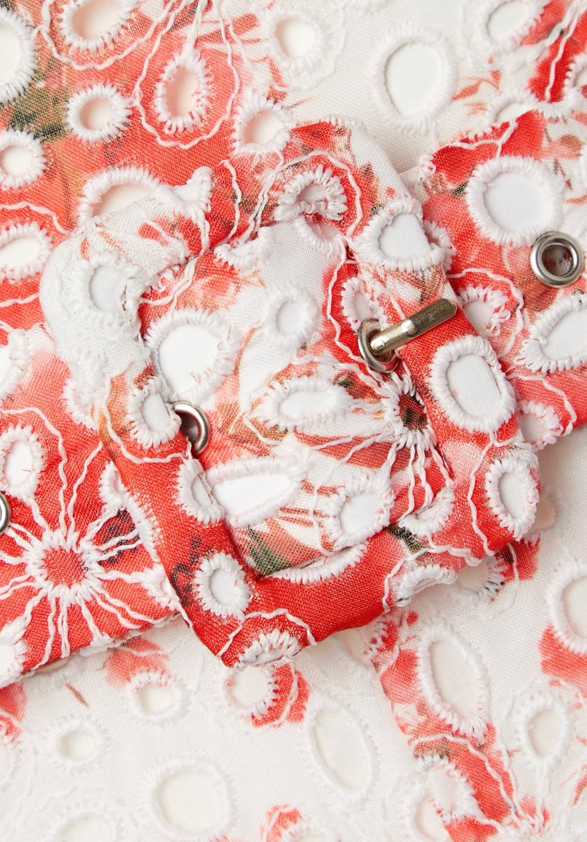 What2WearWhere's tweet image. Made from floral-print broderie anglaise cotton-blend, @CharoRuizIbiza’s 'Pippa' jumpsuit has a comfortable shirred bodice and voluminous cap sleeves. 

rstyle.me/+abkRn0-pXqaCs…

#jumpsuit #springandsummer @netaporter #netaporter #capsleeves