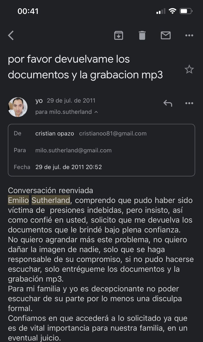 cristianoo81's tweet photo. Desde 29 de julio de 2011 espero que ⁦@Tio_Emilio⁩ me devuelva documentación y audio MP3 que contiene información de fraude en el ⁦⁦@Ejercito_Chile⁩ ⁦@TioEmilio13⁩ de la cara así como solo acusa a gente pobre explique porque protege corrupción al omitir info. https://t.co/6y5buRpjrQ