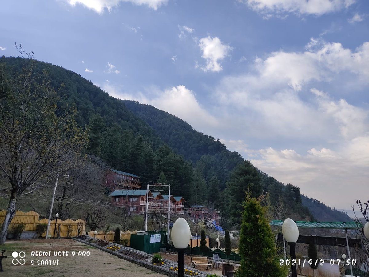 slaharwal's tweet photo. A new morning at Hotel Srichan Resorts, Pahalgam. Booking open visit https://t.co/wLBS6QtlJO https://t.co/8yJKG7ywC2