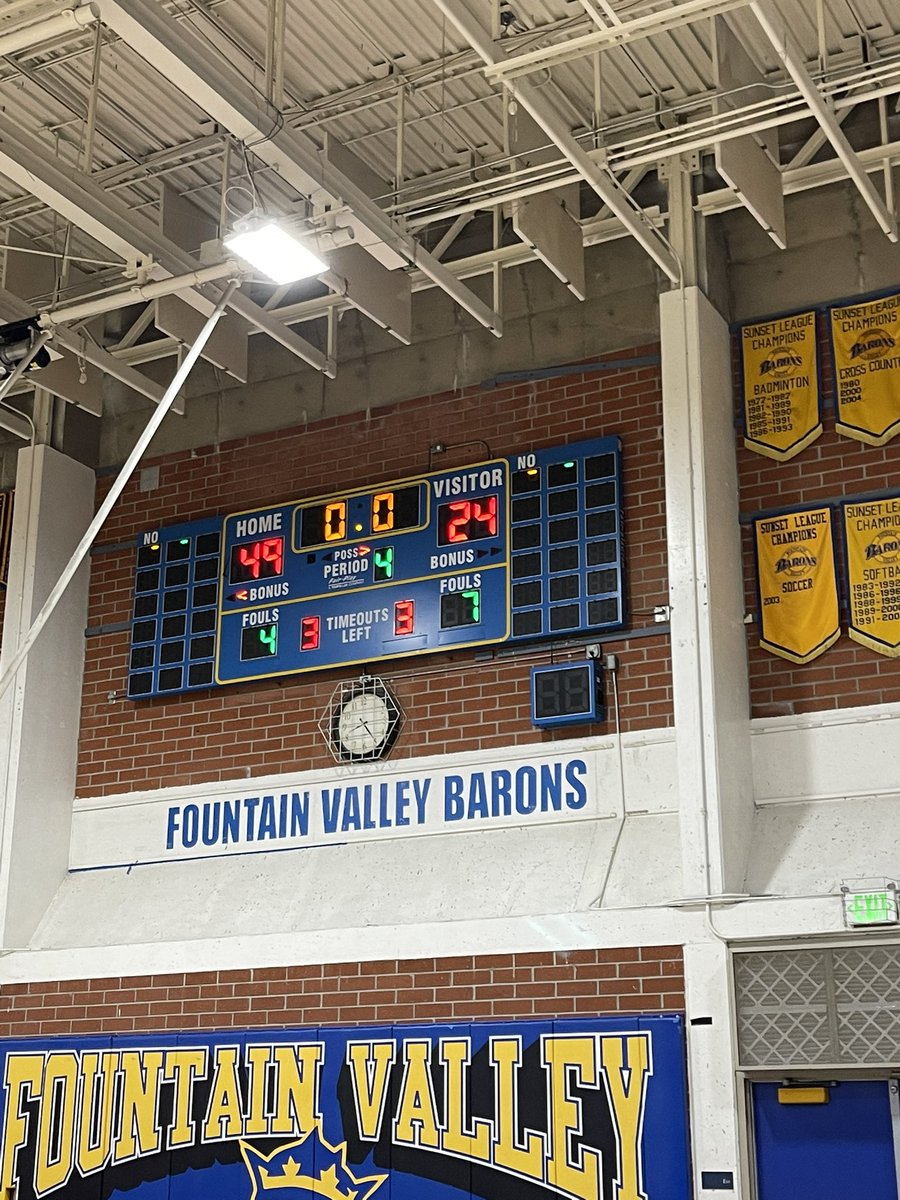 BballFvhs's tweet photo. Varsity finished strong against a gritty Marina!  Frosh/Soph and JV also victorious. #SportsMatter https://t.co/EXWvGJMN6m