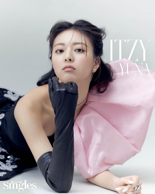 KPOPFlLES's tweet photo. ITZY for Single's magazine https://t.co/8gCaXRPjkv