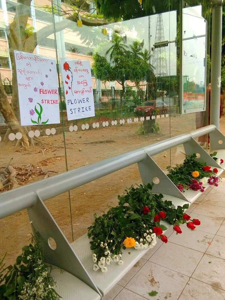 Erk21340766's tweet photo. Nationwide Flower Strikes; Honoring all the 500+ fallen heroes, people place flowers at bus stops, public places, n in pagodas. May their souls rest in peace. Their sacrifice will always be remembered.

NEWS SUPPRESSION 
#Apr2Coup
#WhatsHappeningInMyanmar
#InternetShutdown https://t.co/lx9XpzaAfc