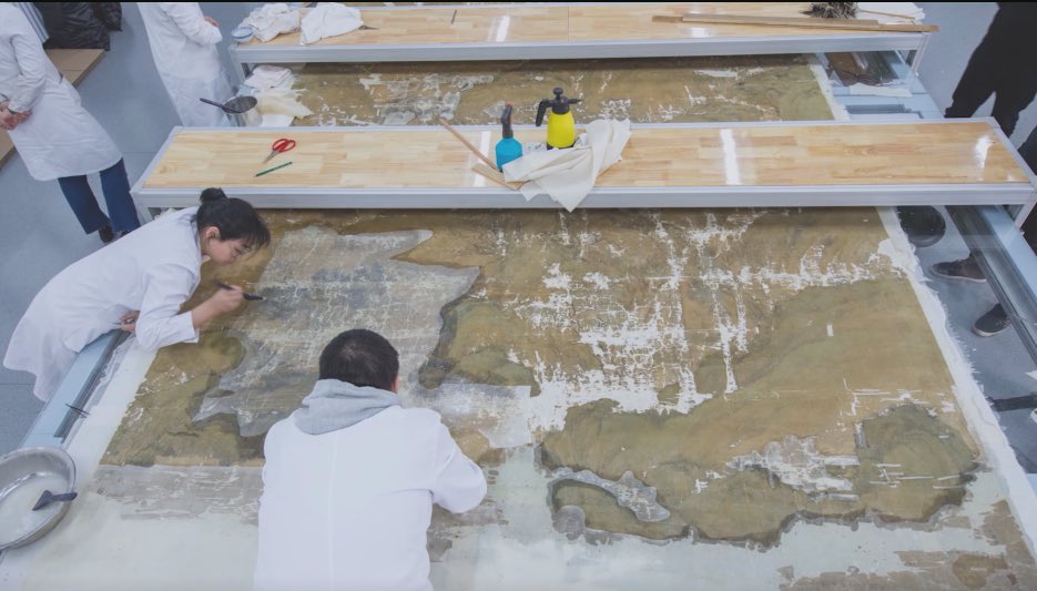 PalaceMuseum_'s tweet photo. The @PalaceMuseum_ recently restored a giant wall painting through modern technologies after non-destructive and non-invasive examinations. Created by 18th-century court painter #JiangMaode, the painting depicts mountains and rivers, and normally decorates the #FuwangPavilion. https://t.co/JyaK1NDUfh