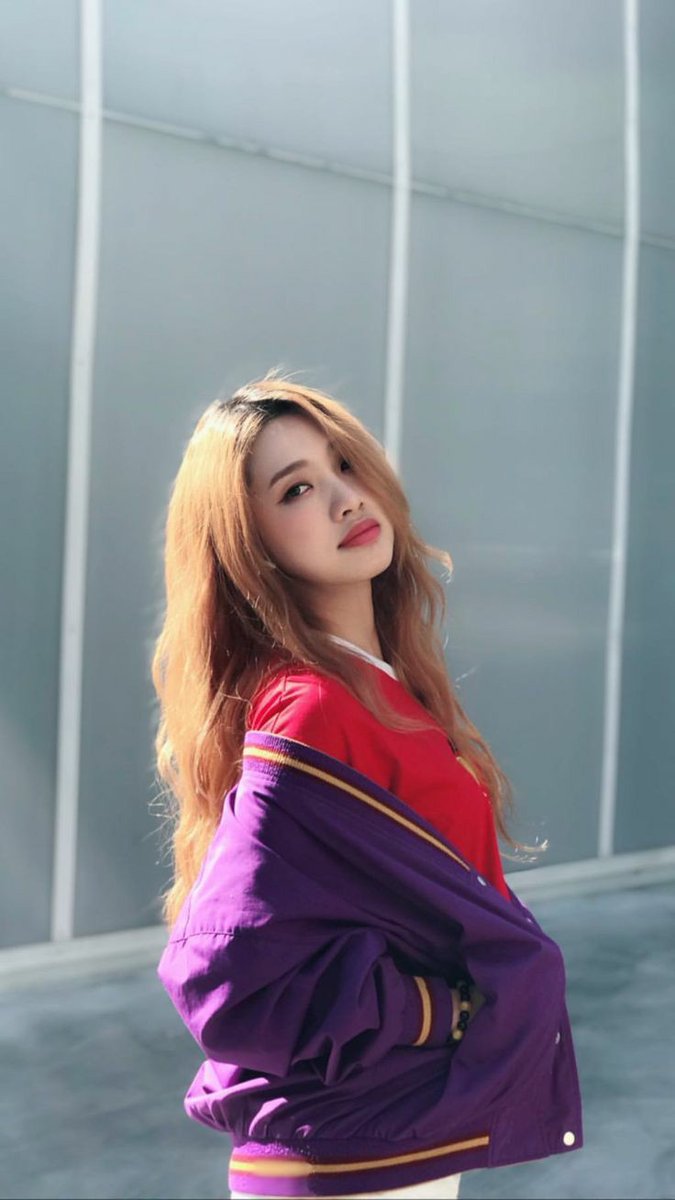 himanipatil8882's tweet photo. 🎉🎈🍬🍰🎉🎈🎊🎉🎊🎈💜🎊
🎊🎂Wish u Happy Birthday our🎉
💜💜💜👑 Queen 👑💜💜💜
🥂🎉👑🍰🎂🍬🎈🌷🥳🎊🎉🍬

@imqueenluc @zpop_official @Zpop_idols 
#ZStars #ZGirls #Zpop
#HappyQueenDay https://t.co/BkeGEeQ0Pz