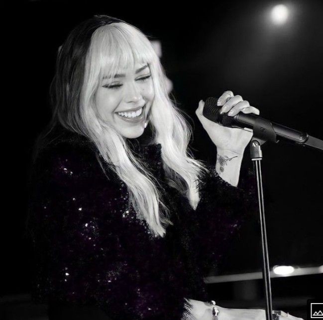 farolaws's tweet image. ┊ur music save me, u are my sun,love u so fuking much.