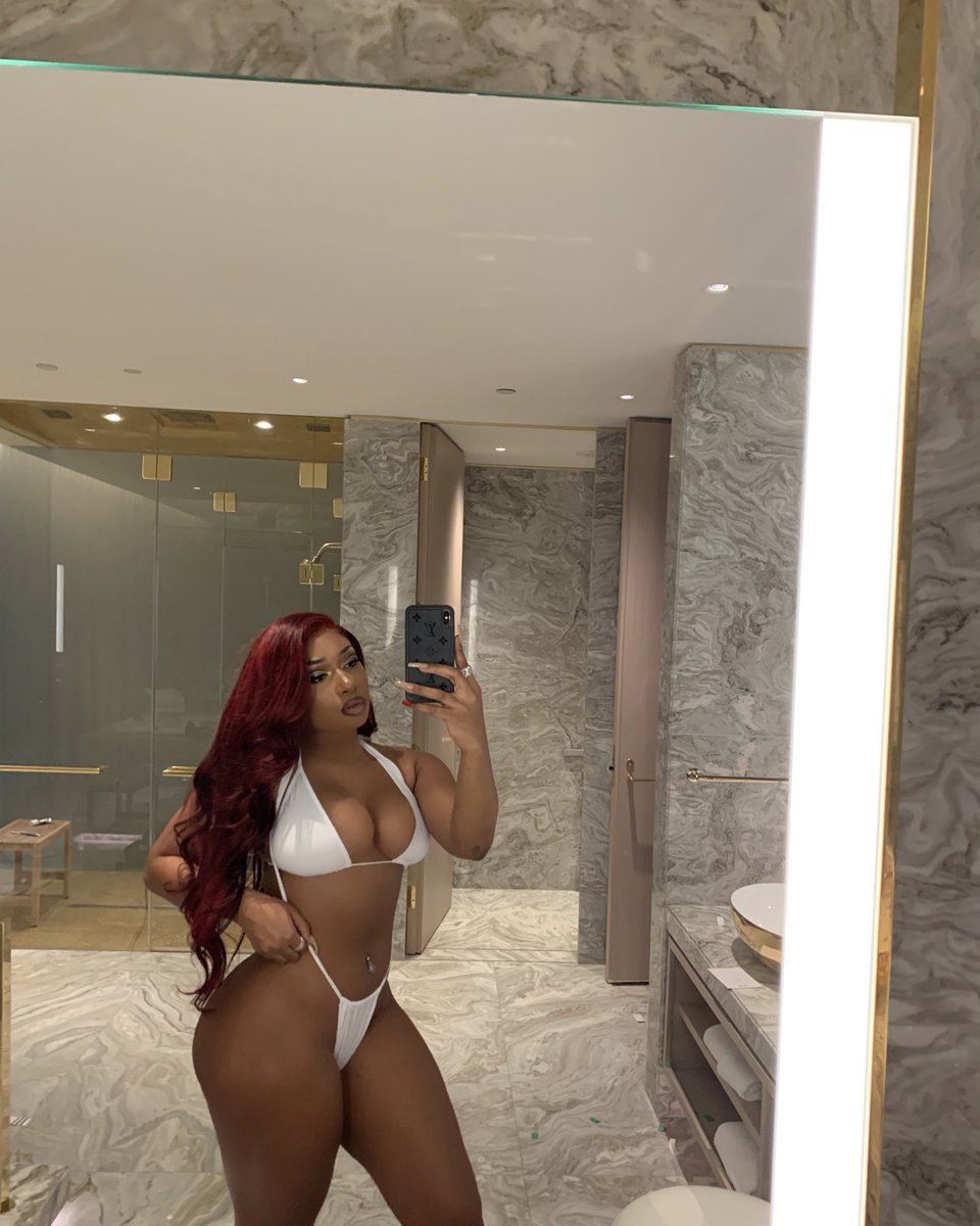 HotGirlMesi's tweet photo. “We can’t be friends if your pussy cheap.” #HotGirlCoach ╳ #PussyTalk vibes 🐱💲 My ‘lil summer beginning. #NewProfilePic https://t.co/BDt7Qq4nk4