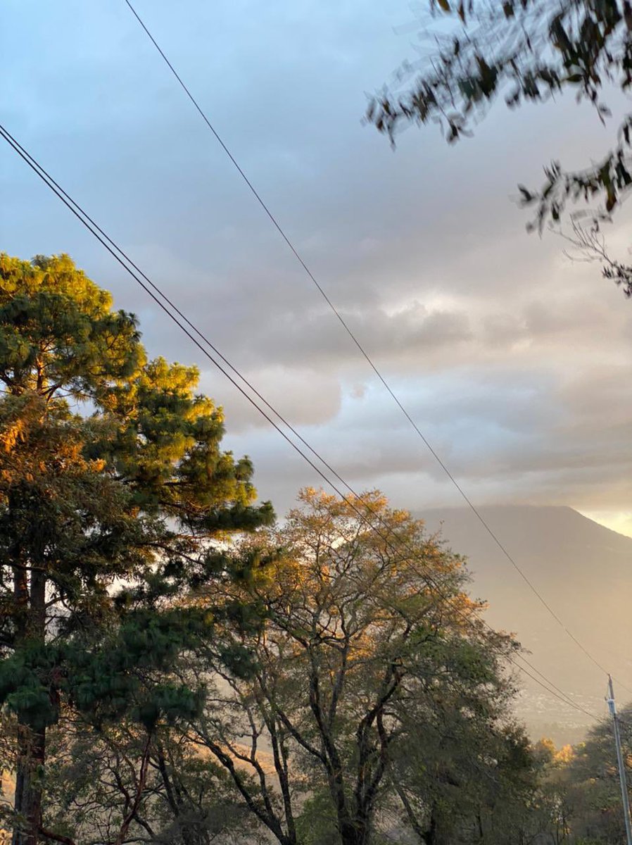 PabloPoncio_'s tweet photo. Ahuevo soy de los que le toma fotos a los atardeceres https://t.co/PiQqjwr7Ej