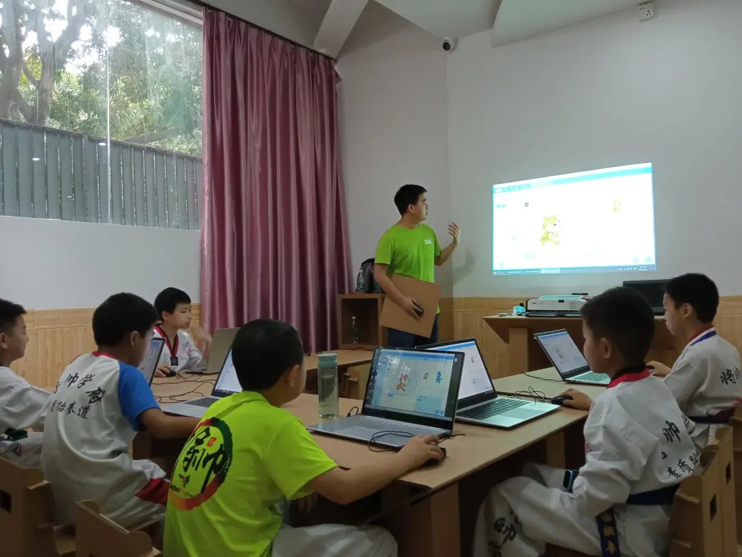 EpcEducation's tweet photo. In 2019, EPC Education expanded to China and incorporated EPC Training China (新创客教育) at Qishi Town(企石镇), Dongguan City(东莞市),  Guangdong Province (广东省). 

In 2021, we are happy to announce that EPC Education welcomes our second branch opening in Qishi Town (企石镇)! https://t.co/MjfocZev5K