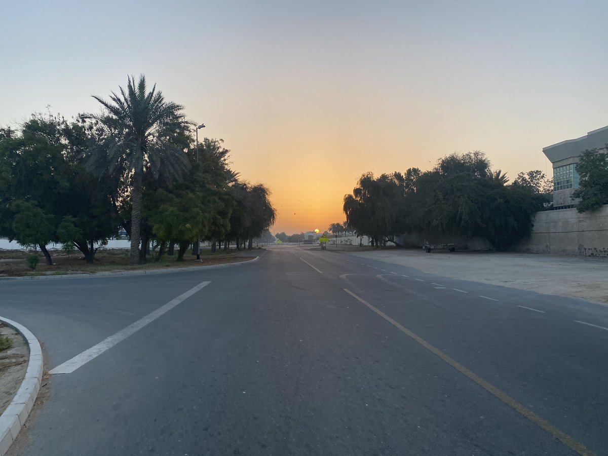 PinkTaxiRunner's tweet photo. Good morning Dubai ! #goingtorun https://t.co/FxJUuxUxKj