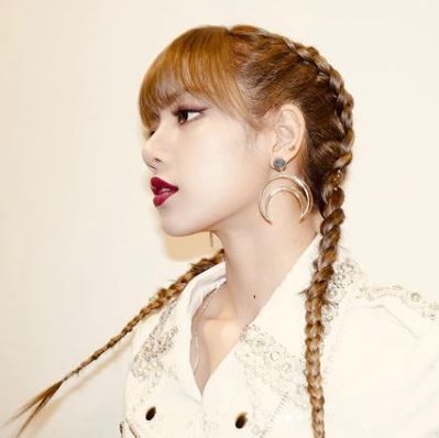 ロングもボブもお似合い Blackpink リサのリアルモードなヘアアレンジ特集 ロングもボブもお似合い Blackpink リサのリアルモードなヘアアレンジ特集