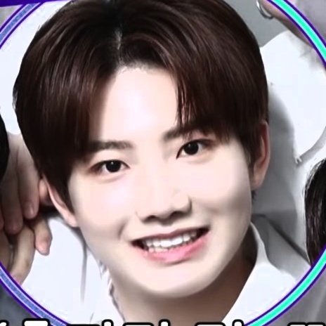 gamjaggi090900's tweet photo. Lee jong suk π€ Kim junkyu
#awkwardsmile https://t.co/2I4BltaDXN