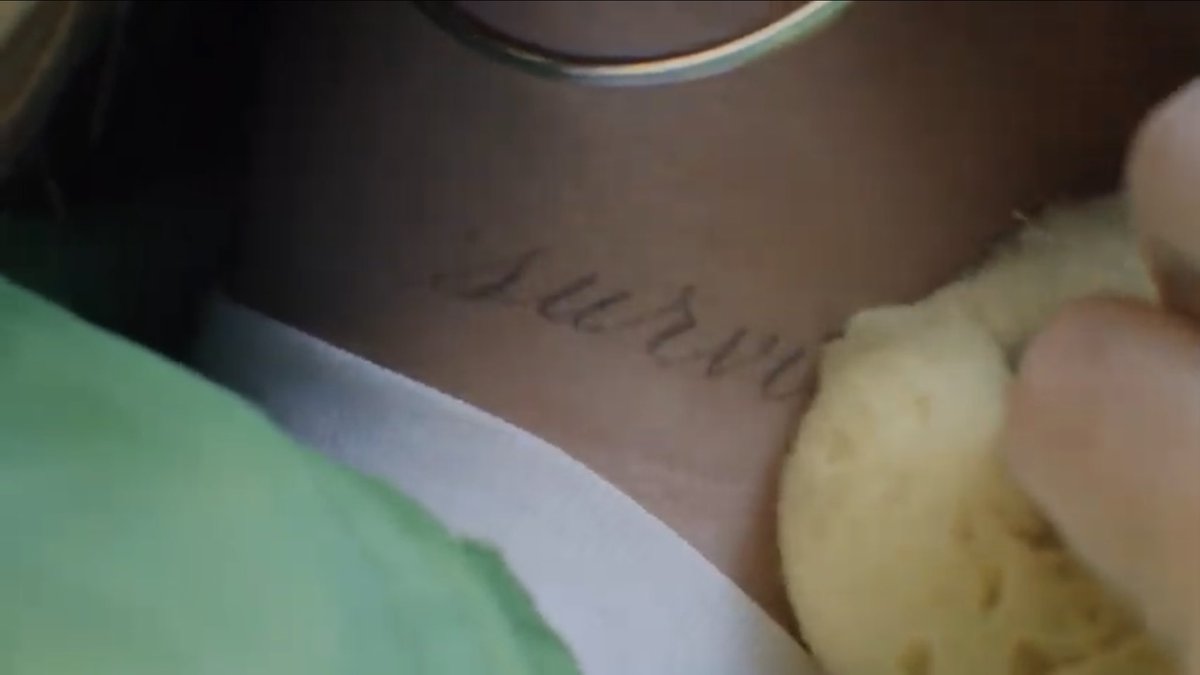 gwsdemetria's tweet photo. EL TATUAJE DE SURVIVOR ESTOY ROTA EN MIL PEDAZOS EN SERIO NO PUEDO EXPLICAR LO ORGULLOSA QUE ESTOY DE DEMI #DWTDTAOSO https://t.co/AzEfWrsXqv