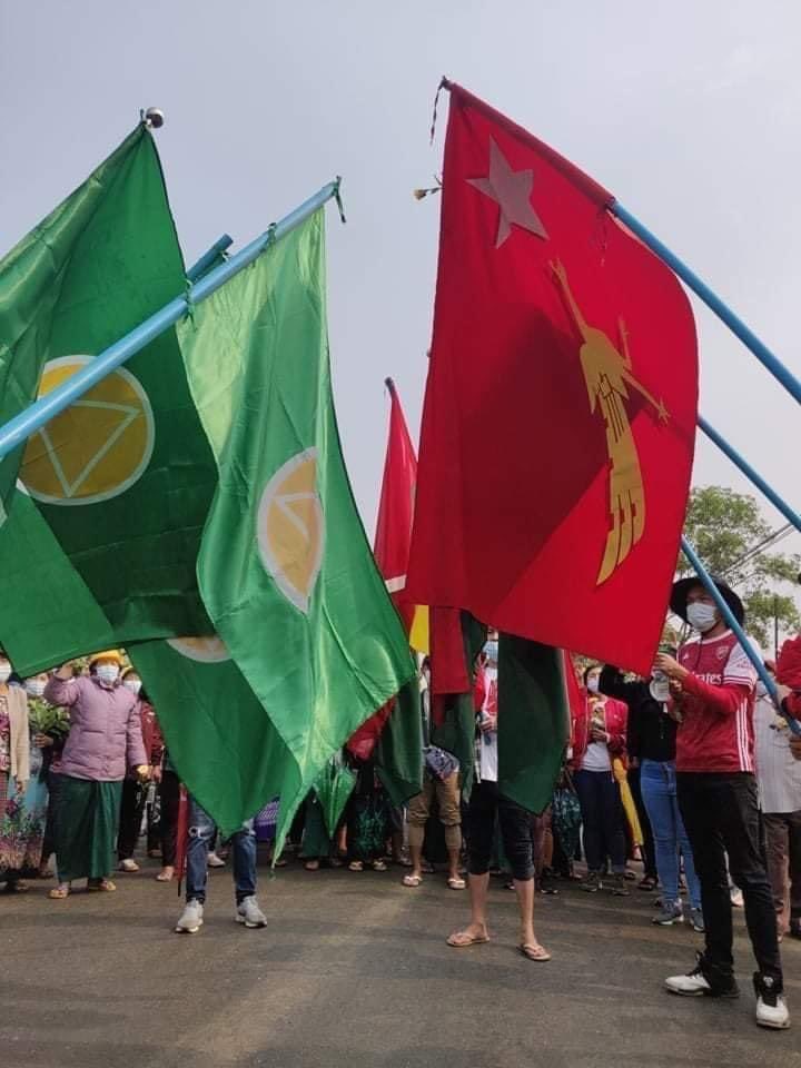 MayMon51753627's tweet photo. Protesters form Moe Kaung City,  Kachin State successfully  held their Revolution of today under the rain drops.

#WhatsHappeningInMyanmar
#Apr2Coup
#InternetShutdown https://t.co/Vm0gKaIjk5