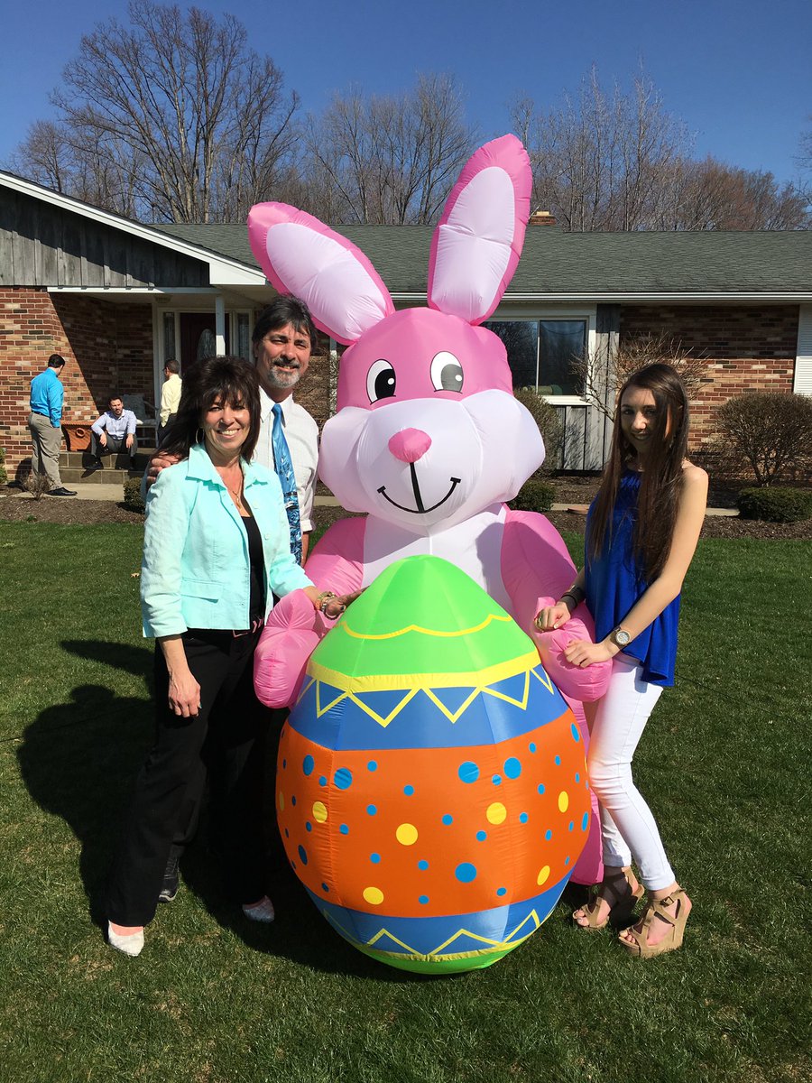stellamayher17's tweet photo. It’s April. It’s time for Easter and Kailee’s birthday. ..I’m thinking it’s time to spread some “Kindness From Kailee” ..who’s with me? https://t.co/BE2Z7q4Jqm