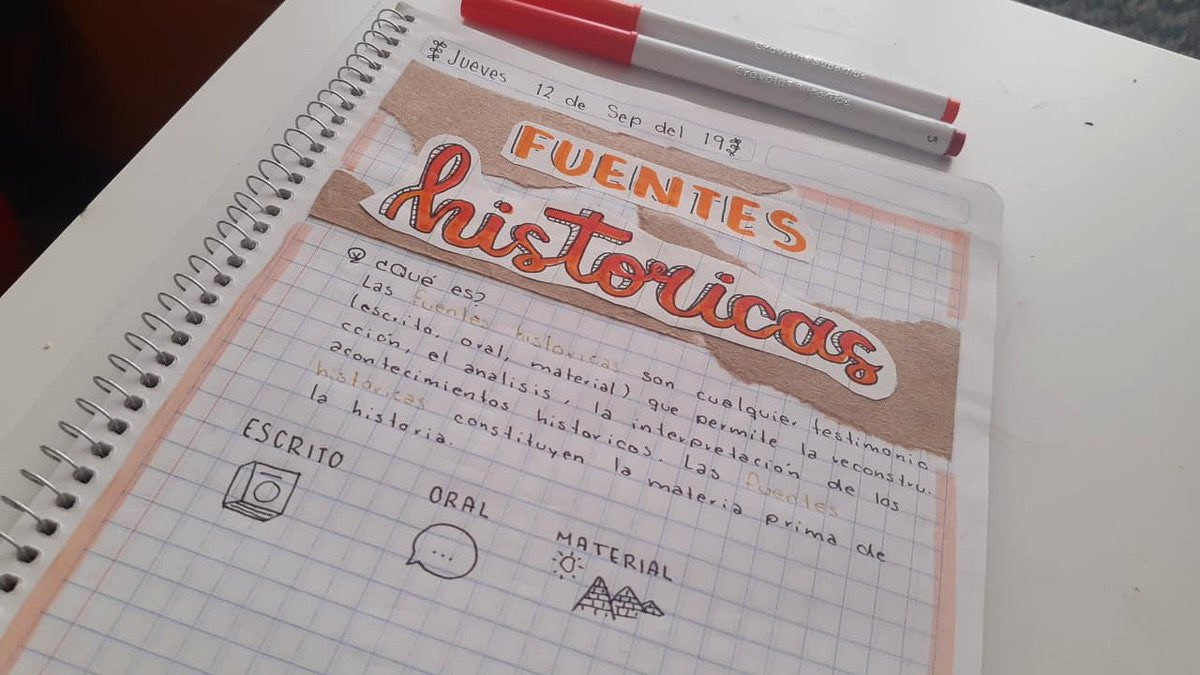 _homexhslt's tweet photo. AU LARRY 

L es profesor y H preceptor y sus alumnas creen fielmente que ambos se gustan, así que idean un plan para juntarlos https://t.co/ayoztK68mW