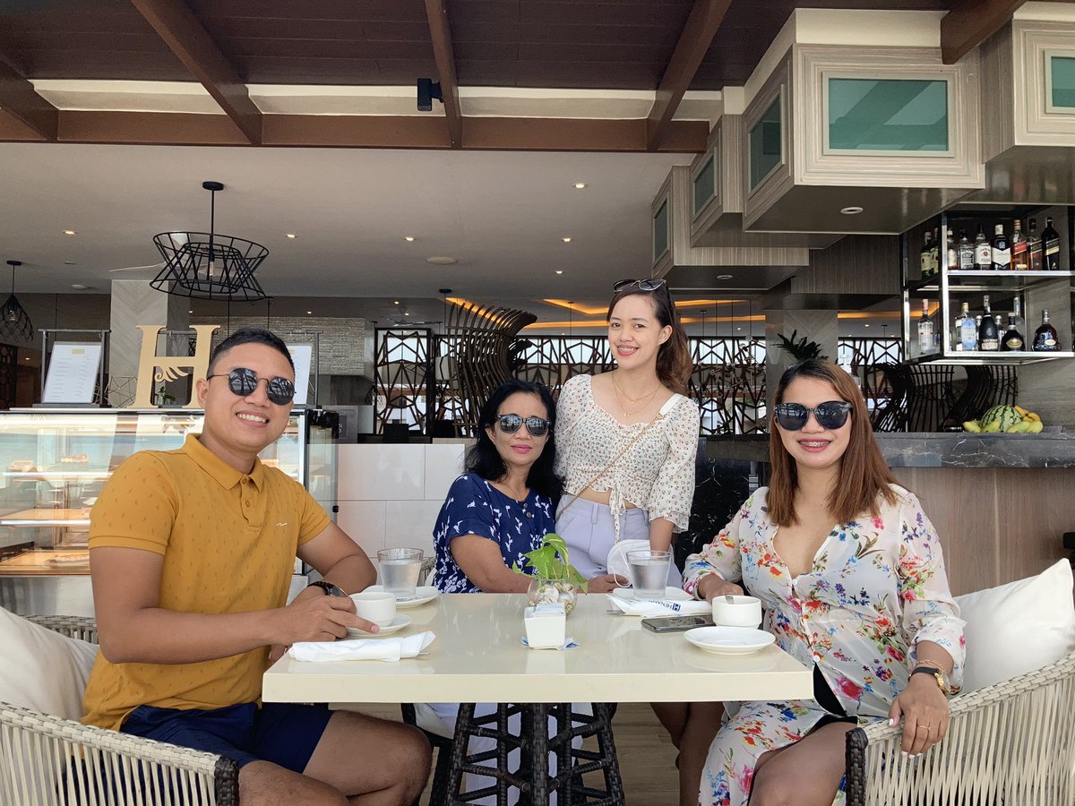 _acedxwts's tweet photo. finally, a staycation with fam. 🤍 https://t.co/5rxueM8cBO