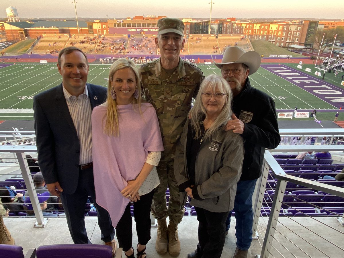 TarletonPrez's tweet photo. We are thankful for our military service personnel and their families here @TarletonState University. Our @TexanCorps of Cadets are training to become the next generation of great leaders! #BleedPurple #Tarleton #MilitaryAppreciation https://t.co/53tGQAY0LY