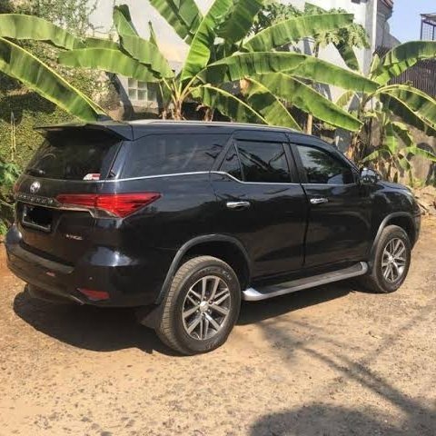 BanyuSadewa's tweet photo. Mobil Orang Jahat

Dulu.                                     Sekarang https://t.co/aZjJhg9oyK