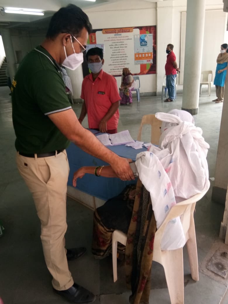 WagholiHSA's tweet photo. WHSA and SPOs volunteering in helping PHC Wagholi for successful Vaccination drives every day .. 

Location - BJS Center, Wagholi

We appeal all eligibles to book appointment on #CoWIN App before visiting to save time in on the spot registration .. 

Lets beat #Corona again .. https://t.co/mSAUfUCm9q