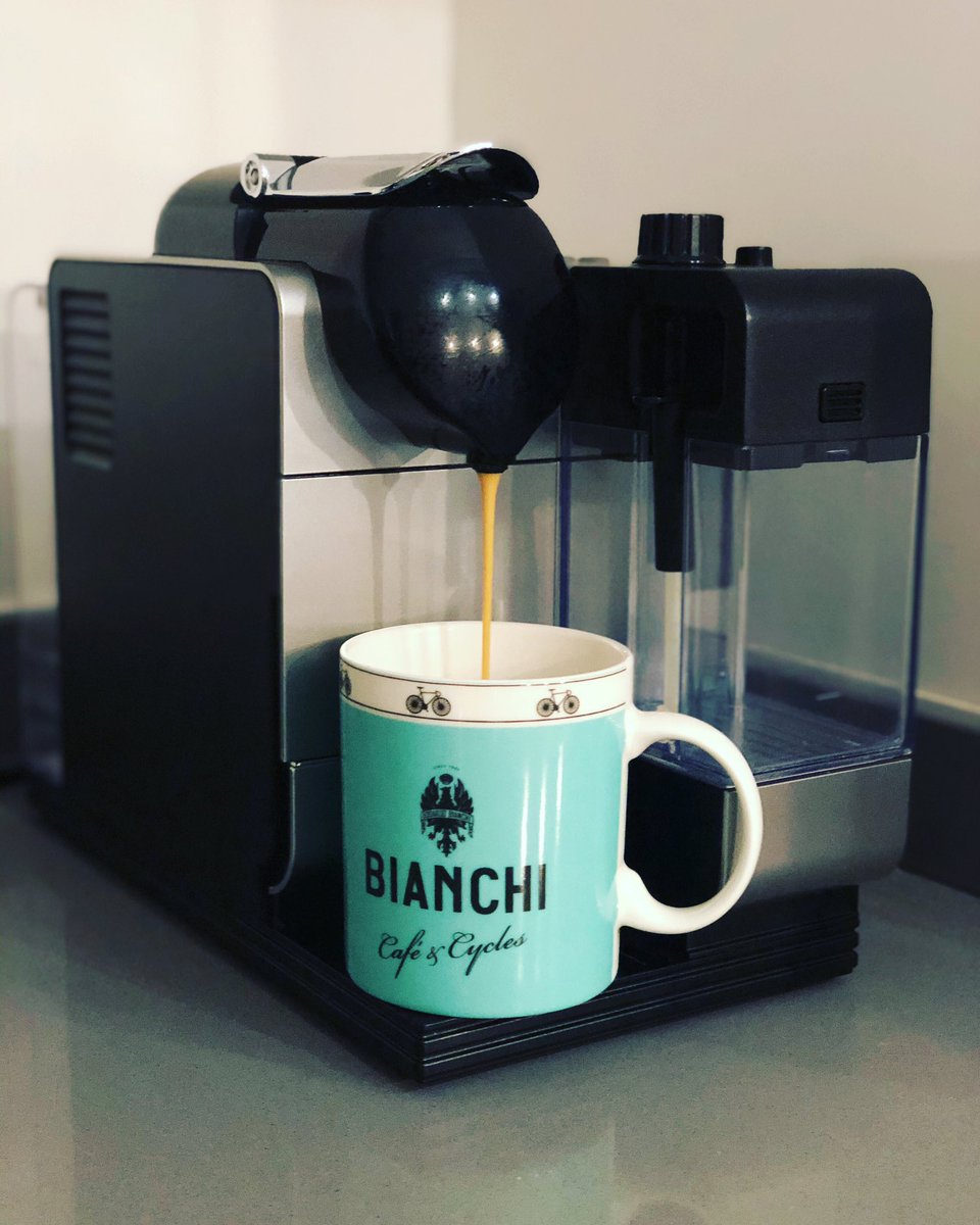 officeguru2022's tweet photo. The Italian Job 🇮🇹 @BianchiOfficial @jj_cycling https://t.co/rIJEWIusgR