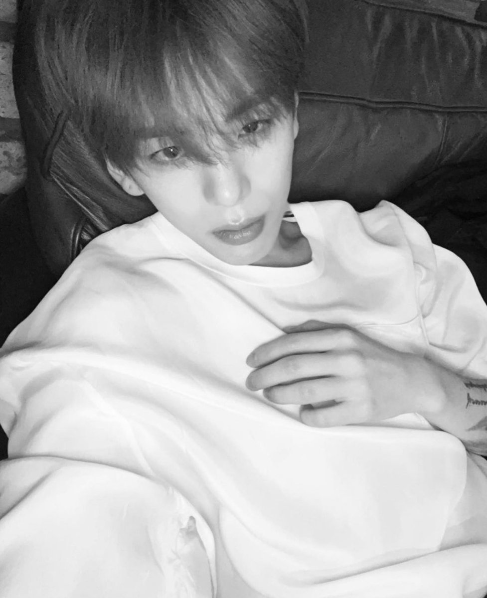 daily dose of dae 📌 (@hourlydaehyeon) on Twitter photo 