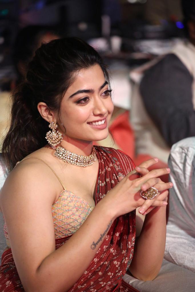 Ex8WGQvUYAIJsL3?format=jpg&name=medium