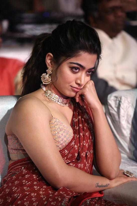 Ex8WGQwU8AEzR65?format=jpg&name=900x900