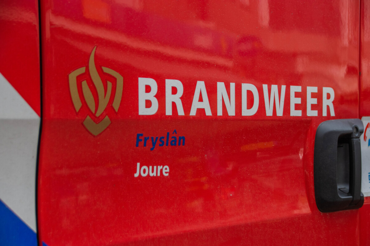 Brandweer ingezet voor CO-melding op boot in Joure -..