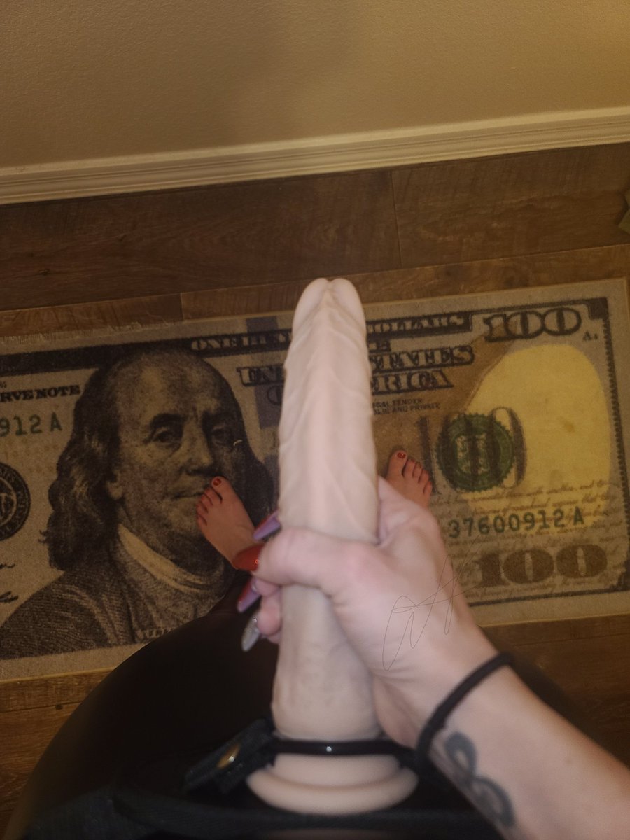 Y'all ain't ready for this d*ck! 😜🍆 pegging . dildo . strap on