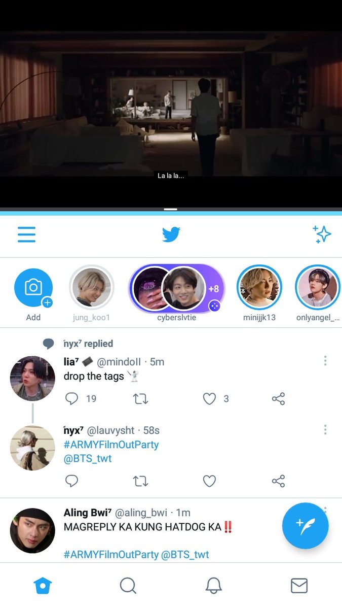 jung_koo7's tweet image. #Mutitasking hahahahaha keep steaming y'all

#ARMYFilmOutParty  
@BTS_twt