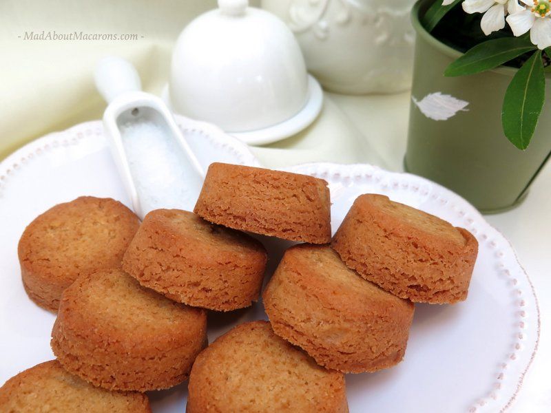 Jill_Colonna's tweet image. Looking for quick and easy bakes this weekend? Palets Bretons are French Salted Butter Biscuits and are irresistible with the play of salt and sugar. Enjoy plain or dress them up for teatime! Ideas, recipe &amp;amp; video: buff.ly/2RsYU1t

#frenchbaking #easybaking #easterbaking