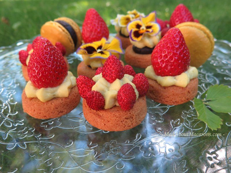 Jill_Colonna's tweet image. Looking for quick and easy bakes this weekend? Palets Bretons are French Salted Butter Biscuits and are irresistible with the play of salt and sugar. Enjoy plain or dress them up for teatime! Ideas, recipe &amp;amp; video: buff.ly/2RsYU1t

#frenchbaking #easybaking #easterbaking