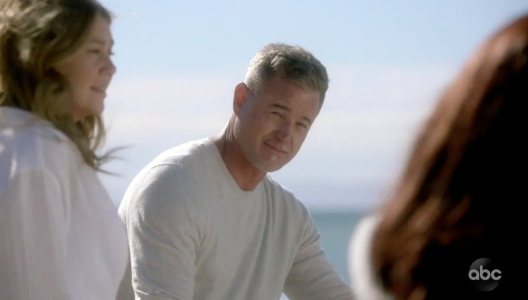 AlyssaFetter's tweet photo. This is the first time I've cried this season 😭 #slexieendgame maybe the beach isnt so bad 😅 #GreysAnatomy https://t.co/hPvih9JuK7