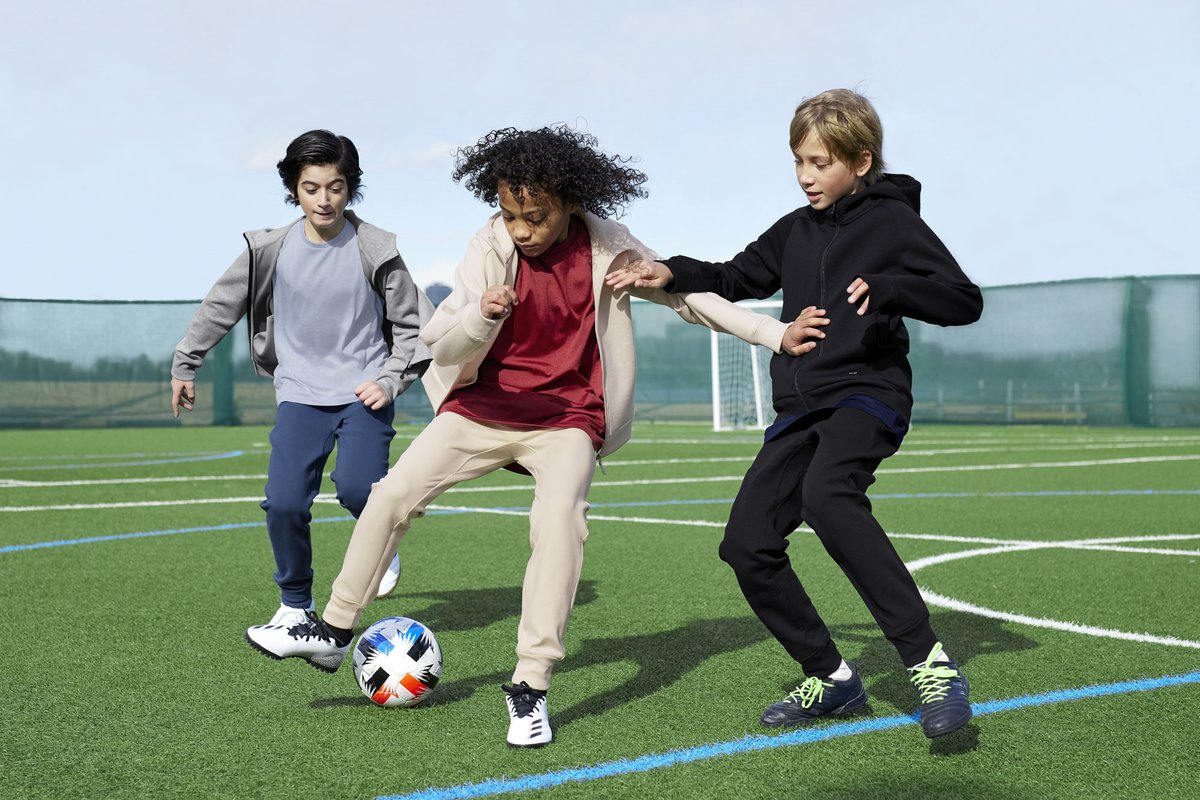 ユニクロ スポーツ 通学に最適な キッズウェア T Co Upodxeqyb0 写真の商品 スケートボード ウルトラストレッチアクティブショートパンツ ダンス ウルトラストレッチアクティブジョガーパンツ フットサル ウルトラストレッチドライスウェット