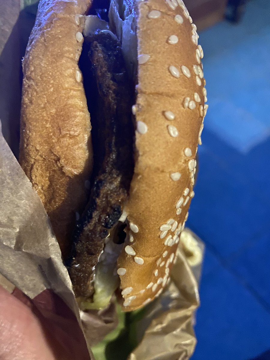 novawish's tweet photo. @BurgerKingMX  son asadas no quemadas se pasan de me chupas, mi carbón mar caro de la vida https://t.co/9msTaXKOCz