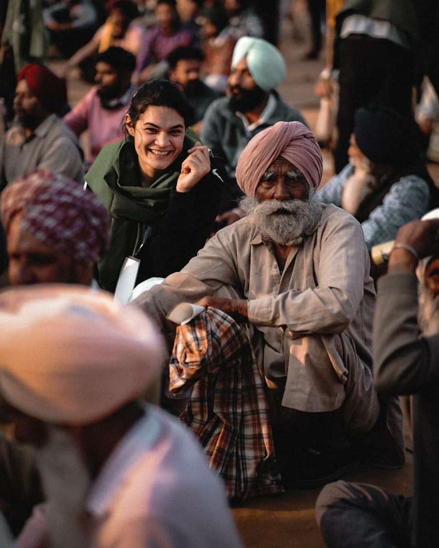 ParNain9's tweet photo. Respect for our elders....all life they did hard work in the feilds and now they're sitting at #FarmersProtests for #128days .
#FarmersAgainstAtrocities https://t.co/rxtGCVmPPx