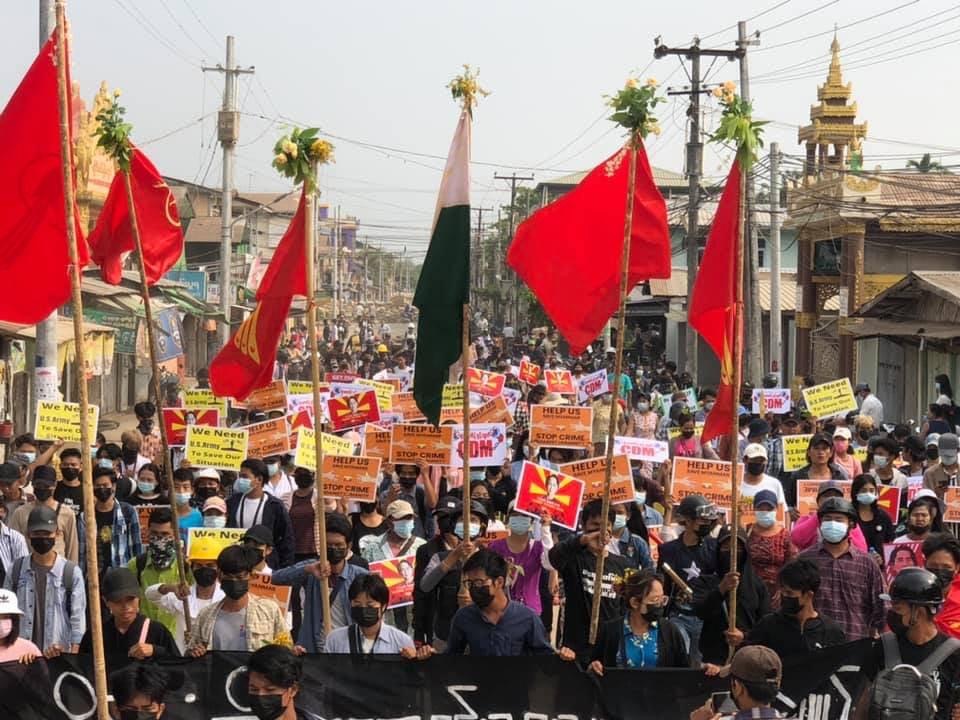 IrrawaddyNews's tweet photo. Protesters in #Bago marched against the military regime on Apr. 2 despite the brutal crackdowns inflicted on the town.
 
(Photo: CJ)
#WhatsHappeningInMyanmar https://t.co/8qeqsQq6bf