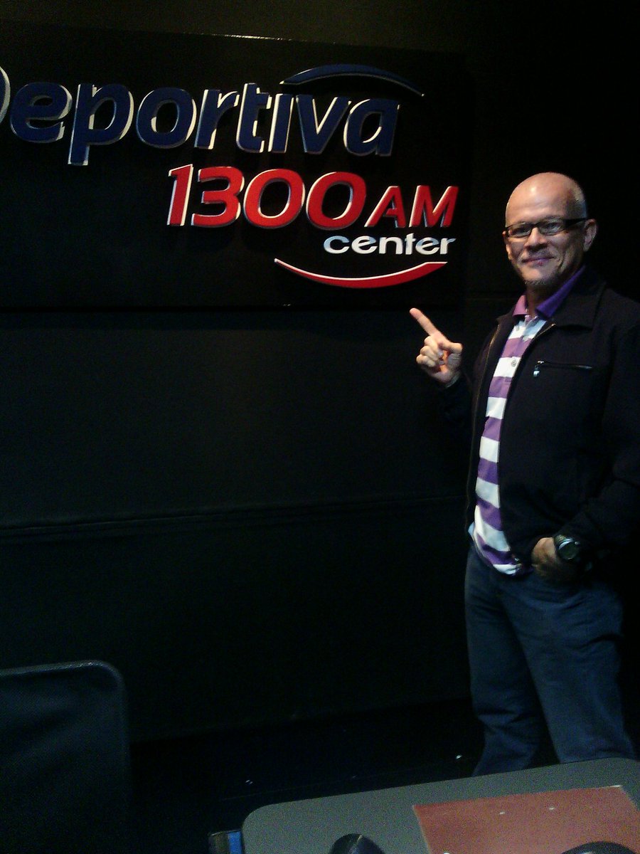 josearturo161s's tweet photo. #HipismoEnCuarentena Cuando laboramos en @FMCENTER #AMCenter #Deportiva 1300 AM con El #GranShowDeportivo  Luego en noviembre de 2019 reinaugurando la #BolaContinental después de 15 años, fue con #clubhipicoxtlt y un invitado de lujo @EibarCoa en los estudio de la radio... Fine! https://t.co/s59ylOvxd3