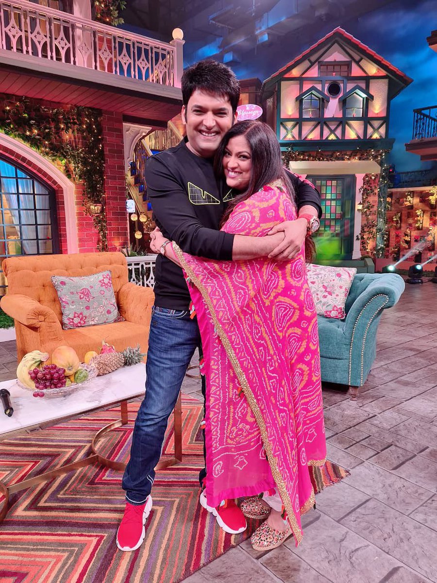 TheRichaSharma's tweet photo. Happy birthday bhai🎂🤗😘
@KapilSharmaK9 lots of love and blessings ♥️
#HappyBirthdayKapilSharma 
#kapilaharma https://t.co/8ifGwqOUb3