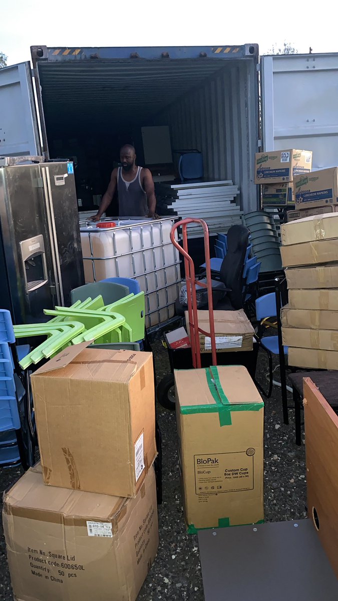 mutami_susan's tweet photo. Fridge yandakatengera vana veku Bopoma Primary School in Gokwe South kuti vaise maheu avo avanenge vabva nawo kumba yakatorwa nema hospital beds eku Gokwe akanyangarika after PE search ye @Zimra_11. Kuitawo here uku @edmnangagwa @nickmangwana https://t.co/Rkv3I3pHW9