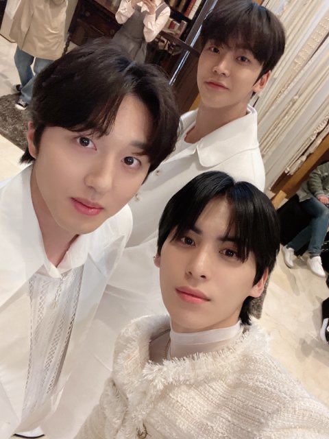 rochanthings's tweet photo. rotaechan 👨‍👨‍👦

2016                                        2017
2019                                        2021 https://t.co/9UxnDAC6W4