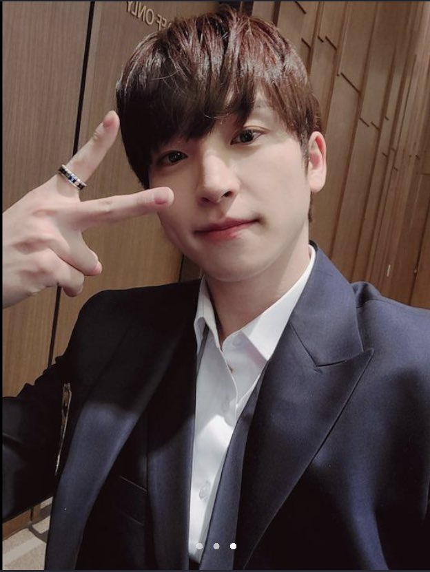 tbztext's tweet photo. [219402] 🥭 

selcas taken before the press con 
deobis have a nice day today https://t.co/lJnmLfJr67