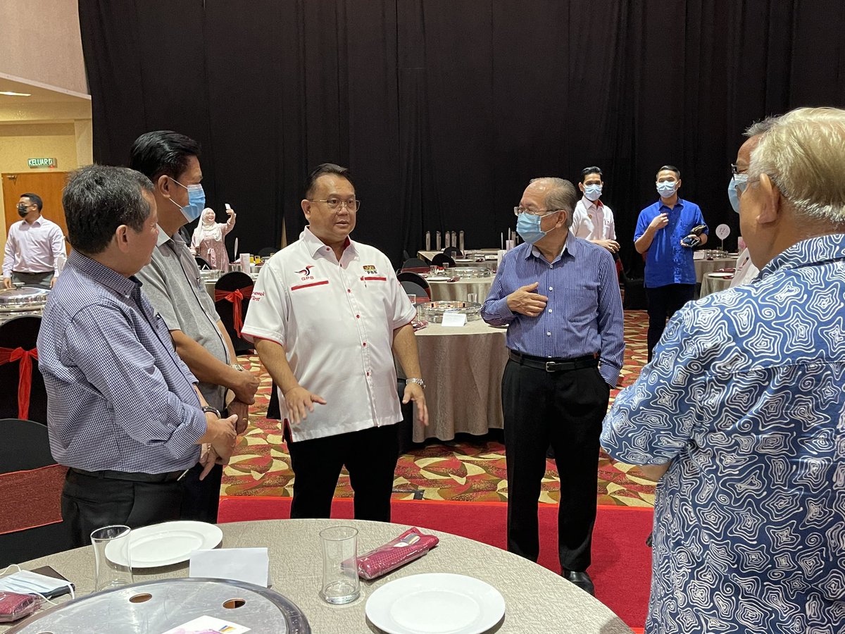 MisiahTaib's tweet photo. Pemimpin-pemimpin Gabungan Parti Sarawak (GPS) di majlis Perjumpaan Pemimpin Bersama Masyarakat yang akan dihadiri YAB PM @MuhyiddinYassin sebentar lagi https://t.co/cNULDVJwGr