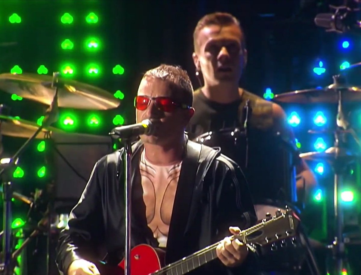 Hildiux_75's tweet photo. Un placer revivir el PopMart Tour #VirtualRoad #U2 @U2 por siempre mi banda de rock favorita!!! ❤️❤️❤️❤️ https://t.co/pAJ3mmKL3k
