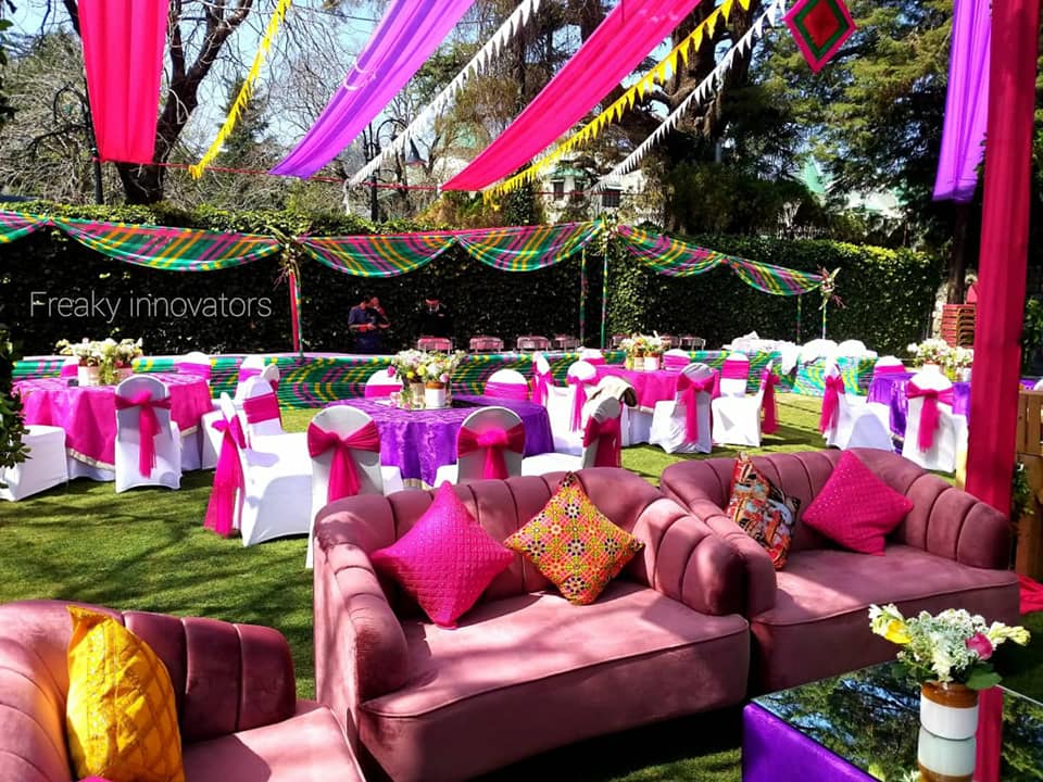 Freakyinnovator's tweet photo. 💗💜 Purple &amp; Pink combo is always a good choice 💜💗
.
Rate this theme decor out of 10 💁‍♀️
.
Contact us for wedding/event planning inquires.
.
#freakyinnovators #weddingplanner #weddingdecor #eventplanner #decoration #ahmedabad #delhi #mumbai https://t.co/Edk2eKjmi3