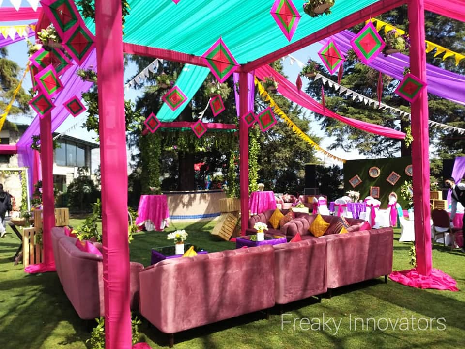 Freakyinnovator's tweet photo. 💗💜 Purple &amp; Pink combo is always a good choice 💜💗
.
Rate this theme decor out of 10 💁‍♀️
.
Contact us for wedding/event planning inquires.
.
#freakyinnovators #weddingplanner #weddingdecor #eventplanner #decoration #ahmedabad #delhi #mumbai https://t.co/Edk2eKjmi3