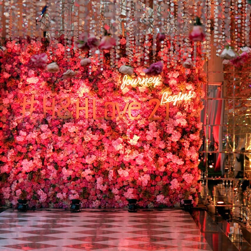GutgutiaVikaas's tweet photo. Perfectly Perfected for your DREAM WEDDING!- " THE RITZ"
@FNPgardens

#weddingdecor #wedding #weddingplanner #weddinginspiration #weddingday #bride #weddingideas #weddingphotography #weddings #weddinginspo #weddingflowers #weddingplanning #weddingdecoration #eventplanner https://t.co/wOh3SWTsQc