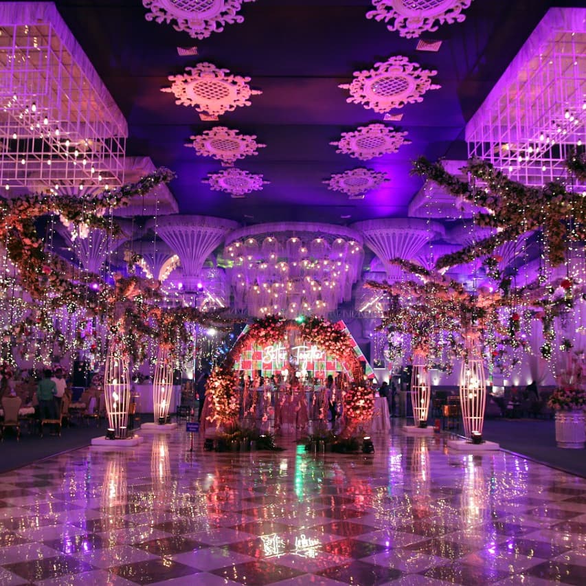 GutgutiaVikaas's tweet photo. Perfectly Perfected for your DREAM WEDDING!- " THE RITZ"
@FNPgardens

#weddingdecor #wedding #weddingplanner #weddinginspiration #weddingday #bride #weddingideas #weddingphotography #weddings #weddinginspo #weddingflowers #weddingplanning #weddingdecoration #eventplanner https://t.co/wOh3SWTsQc